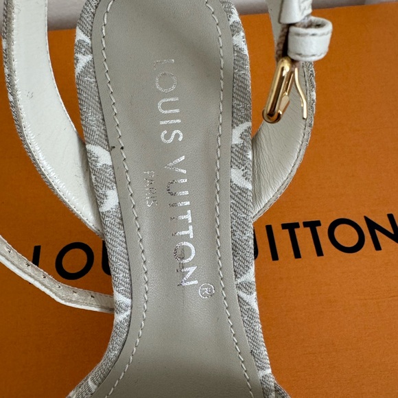 Louis Vuitton Logo Platform Sandals - taupe - Picture 3 of 8